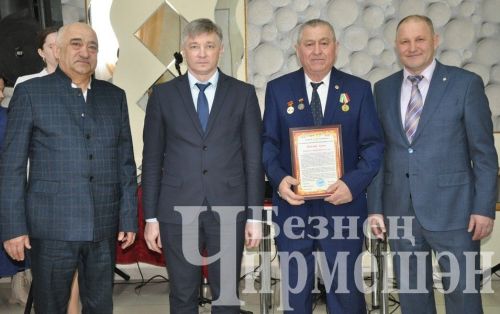 Чирмешәндә авыл хуҗалагы хезмәтчәннәрен хөрмәтләделәр (ФОТОРЕПОРТАЖ)