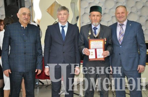 Чирмешәндә авыл хуҗалагы хезмәтчәннәрен хөрмәтләделәр (ФОТОРЕПОРТАЖ)