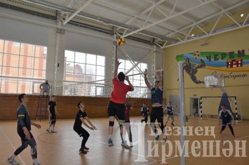 Чирмешәндә мөселман яшьләренең волейбол ярышы үтте (ФОТОРЕПОРТАЖ)