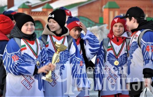Чирмешәндә "Алтын алка" җиңүчеләрен каршы алдылар (ФОТОРЕПОРТАЖ)