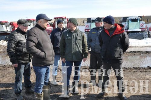 В Черемшан приехал заместитель министра сельского хозяйства и продовольствия РТ Рафаэль Фаттахов (ФОТОРЕПОРТАЖ)