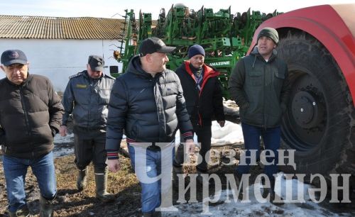 В Черемшан приехал заместитель министра сельского хозяйства и продовольствия РТ Рафаэль Фаттахов (ФОТОРЕПОРТАЖ)