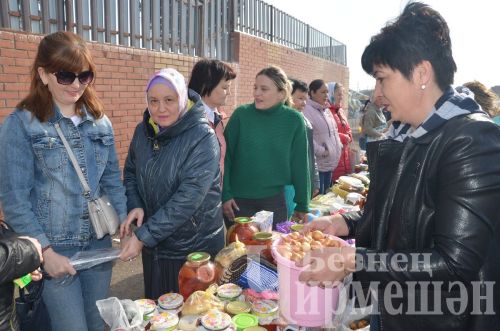 Чирмешәндә район үзәге оешмалары "Игелек ярминкәсе" үткәрде (ФОТОРЕПОРТАЖ)