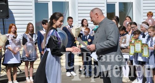 1 нче Чирмешән мәктәбендә - Соңгы кыңгырау (ФОТОРЕПОРТАЖ)