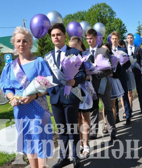 1 нче Чирмешән мәктәбендә - Соңгы кыңгырау (ФОТОРЕПОРТАЖ)