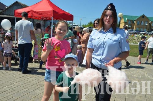Чирмешәндә Балаларны яклау көне уңаеннан бәйрәм үтте (ФОТОРЕПОРТАЖ)