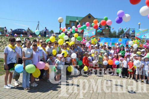 Чирмешәндә Балаларны яклау көне уңаеннан бәйрәм үтте (ФОТОРЕПОРТАЖ)