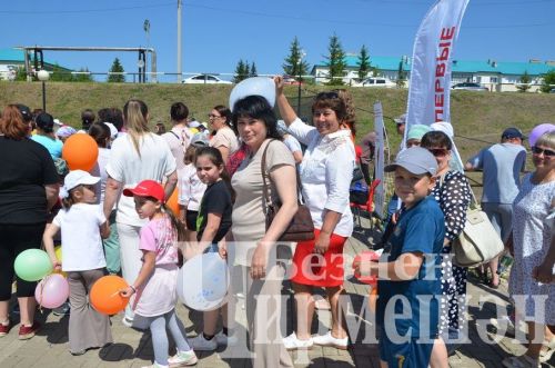 Чирмешәндә Балаларны яклау көне уңаеннан бәйрәм үтте (ФОТОРЕПОРТАЖ)