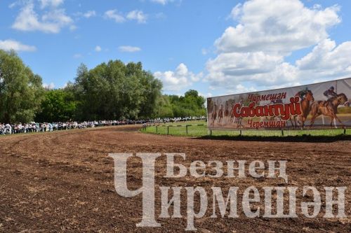 Чирмешән Сабан туе 2024: атлар узышы һәм Аударыш ярышы (ФОТОРЕПОРТАЖ)