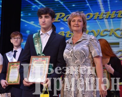 Чирмешәндә районкүләм чыгарылыш балы үтте (ФОТОРЕПОРТАЖ)