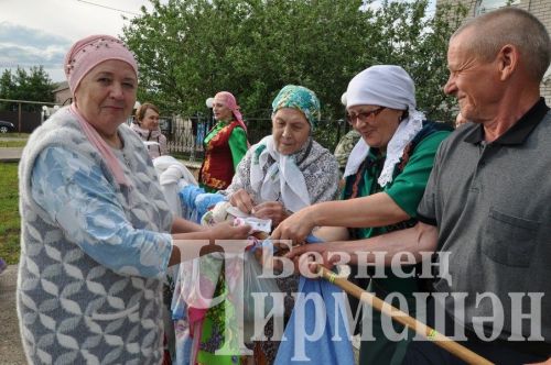 В Черемшане собирали подарки к Сабантую (ФОТОРЕПОРТАЖ)