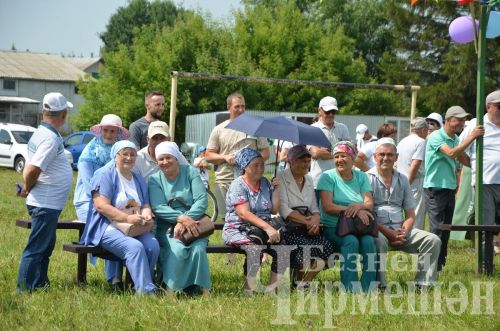 Лашмандагы Авыл көне бәйрәмендә кызлар да көрәште (ФОТОРЕПОРТАЖ)