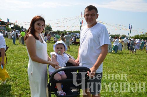 Лашмандагы Авыл көне бәйрәмендә кызлар да көрәште (ФОТОРЕПОРТАЖ)