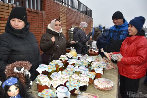 Социальные работники Черемшана торговали на Ярмарке добра  (ФОТОРЕПОРТАЖ)
