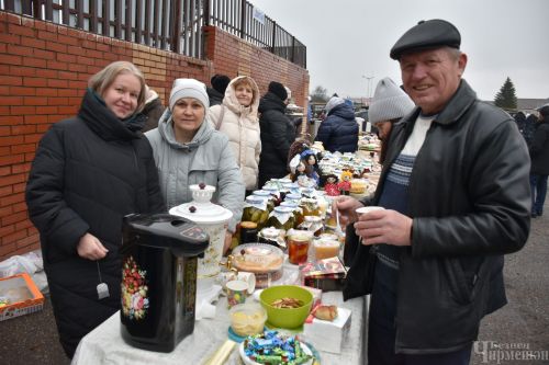 Социальные работники Черемшана торговали на Ярмарке добра  (ФОТОРЕПОРТАЖ)