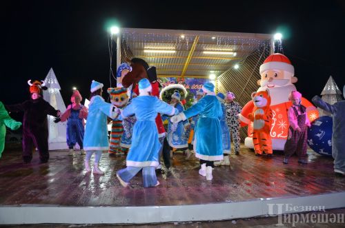 В Черемшане зажгли огни на центральной елке (ФОТОРЕПОРТАЖ)