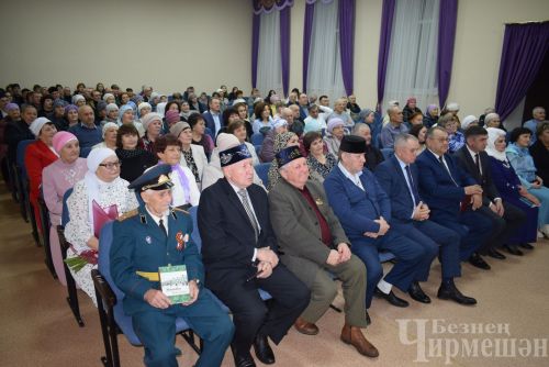 Вышла в свет еще одна книга об истории села Лашманка (ФОТОРЕПОРТАЖ)
