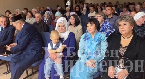 Вышла в свет еще одна книга об истории села Лашманка (ФОТОРЕПОРТАЖ)