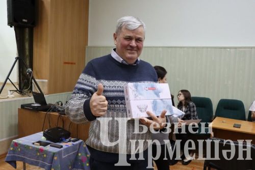 Знатоки из Старого Кадеева состязались в Квиз игре (ФОТОРЕПОРТАЖ)