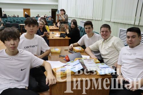 Знатоки из Старого Кадеева состязались в Квиз игре (ФОТОРЕПОРТАЖ)