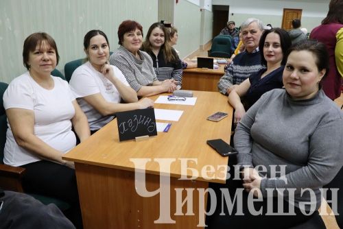 Знатоки из Старого Кадеева состязались в Квиз игре (ФОТОРЕПОРТАЖ)
