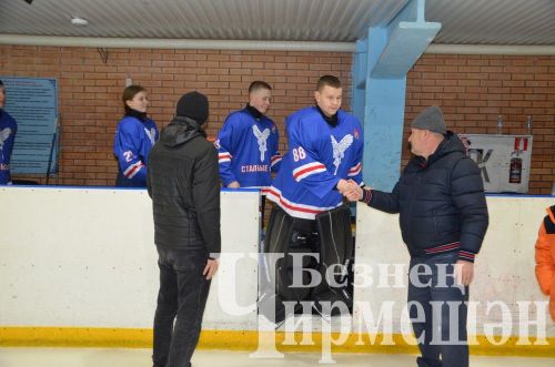 Чирмешәннең "Корыч ябалаклар" хоккейчылары республика беренчелеге ярымфиналына узды (ФОТОРЕПОРТАЖ)
