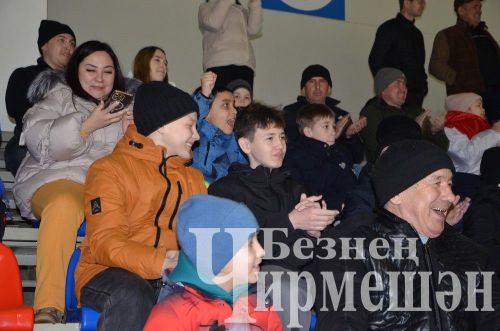Чирмешәннең "Корыч ябалаклар" хоккейчылары республика беренчелеге ярымфиналына узды (ФОТОРЕПОРТАЖ)