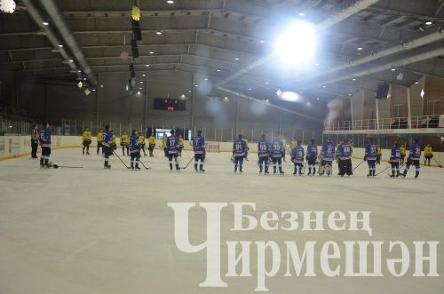 Чирмешәннең "Корыч ябалаклар" хоккейчылары республика беренчелеге ярымфиналына узды (ФОТОРЕПОРТАЖ)
