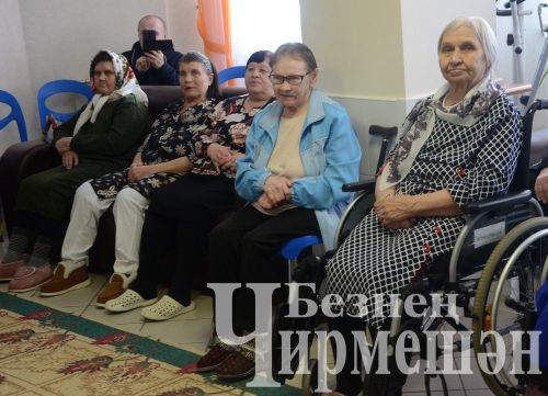Жительниц Черемшанского дома - интерната для престарелых и инвалидов поздравили с праздником (ФОТОРЕПОРТАЖ)