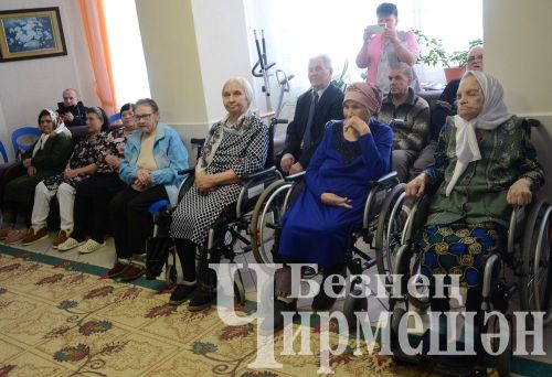 Жительниц Черемшанского дома - интерната для престарелых и инвалидов поздравили с праздником (ФОТОРЕПОРТАЖ)