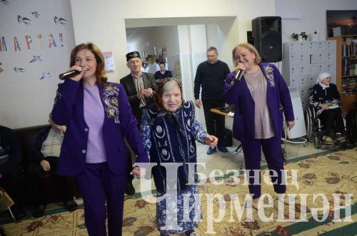 Жительниц Черемшанского дома - интерната для престарелых и инвалидов поздравили с праздником (ФОТОРЕПОРТАЖ)