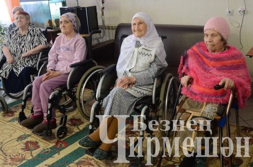 Жительниц Черемшанского дома - интерната для престарелых и инвалидов поздравили с праздником (ФОТОРЕПОРТАЖ)
