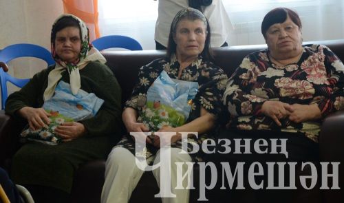 Жительниц Черемшанского дома - интерната для престарелых и инвалидов поздравили с праздником (ФОТОРЕПОРТАЖ)