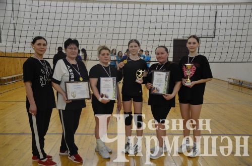 Чирмешәндә хатын-кызлар командалары арасында волейбол буенча чемпионатның финалы узды (ФОТОРЕПОРТАЖ)