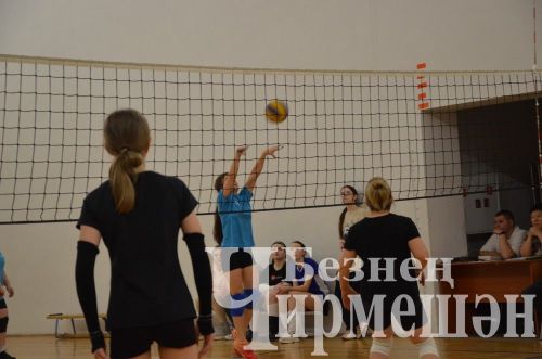 Чирмешәндә хатын-кызлар командалары арасында волейбол буенча чемпионатның финалы узды (ФОТОРЕПОРТАЖ)