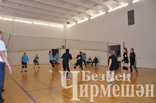Чирмешәндә хатын-кызлар командалары арасында волейбол буенча чемпионатның финалы узды (ФОТОРЕПОРТАЖ)