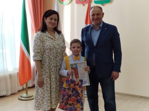Чирмешән районы башлыгы Рамил Айбатов районның талантлы балалары белән очрашты (ФОТОРЕПОРТАЖ)