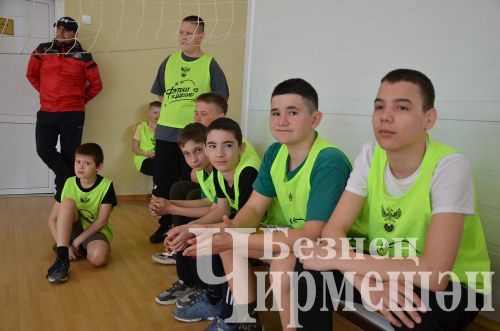 Чирмешәндә яшь футболчылар "Мәктәп футбол лигасы"нда ярыша (ФОТОРЕПОРТАЖ)