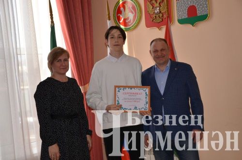 Чирмешән районы башлыгы Рамил Айбатов районның талантлы балалары белән очрашты (ФОТОРЕПОРТАЖ)