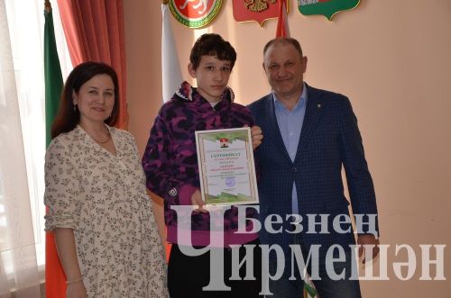 Чирмешән районы башлыгы Рамил Айбатов районның талантлы балалары белән очрашты (ФОТОРЕПОРТАЖ)