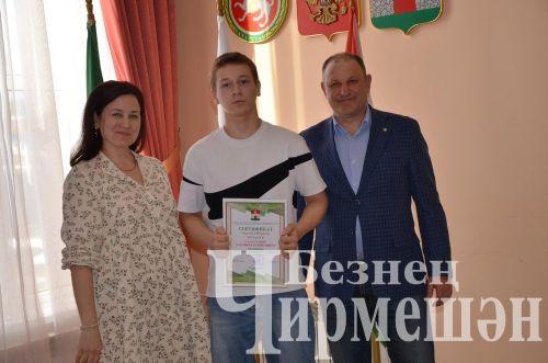 Чирмешән районы башлыгы Рамил Айбатов районның талантлы балалары белән очрашты (ФОТОРЕПОРТАЖ)