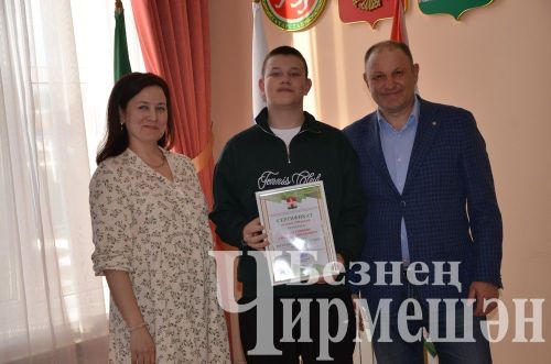 Чирмешән районы башлыгы Рамил Айбатов районның талантлы балалары белән очрашты (ФОТОРЕПОРТАЖ)