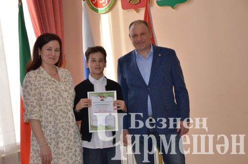 Чирмешән районы башлыгы Рамил Айбатов районның талантлы балалары белән очрашты (ФОТОРЕПОРТАЖ)