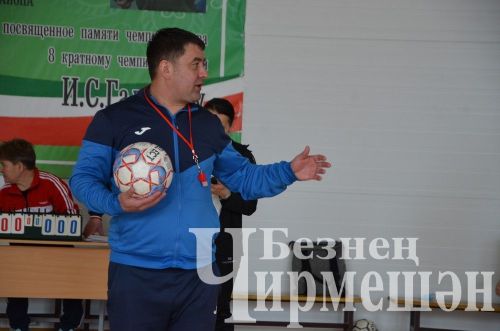 Чирмешәндә яшь футболчылар "Мәктәп футбол лигасы"нда ярыша (ФОТОРЕПОРТАЖ)
