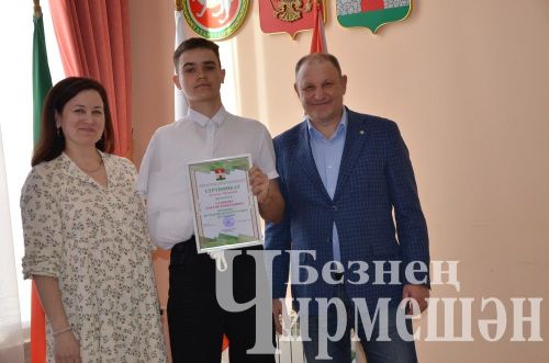 Чирмешән районы башлыгы Рамил Айбатов районның талантлы балалары белән очрашты (ФОТОРЕПОРТАЖ)