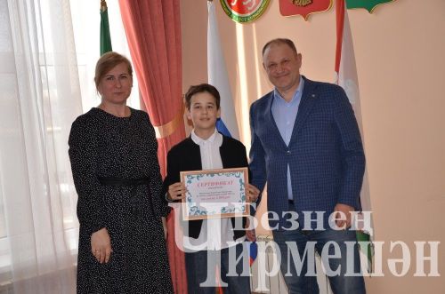 Чирмешән районы башлыгы Рамил Айбатов районның талантлы балалары белән очрашты (ФОТОРЕПОРТАЖ)