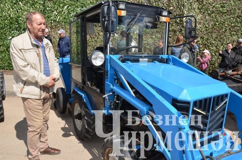 Чирмешәнлеләр үзләре ясаган машина - тракторларын күргәзмәгә алып килделәр (ФОТОРЕПОРТАЖ)