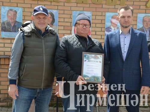Чирмешәнлеләр үзләре ясаган машина - тракторларын күргәзмәгә алып килделәр (ФОТОРЕПОРТАЖ)