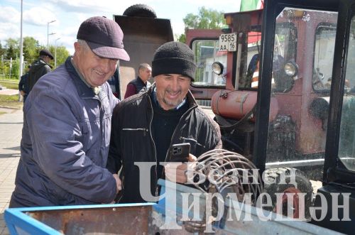 Чирмешәнлеләр үзләре ясаган машина - тракторларын күргәзмәгә алып килделәр (ФОТОРЕПОРТАЖ)