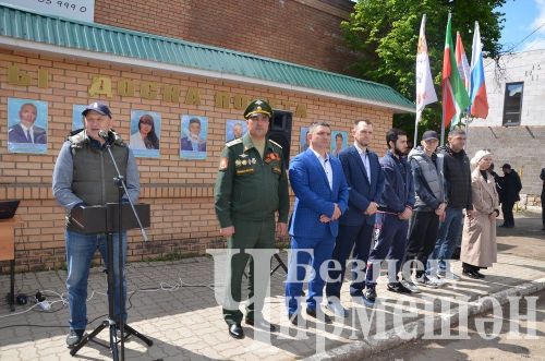 Чирмешәнлеләр үзләре ясаган машина - тракторларын күргәзмәгә алып килделәр (ФОТОРЕПОРТАЖ)